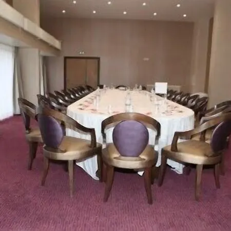 Les Trois Roses, Grenoble Hotel