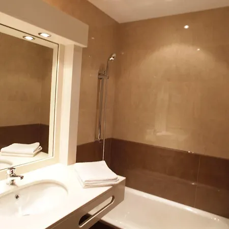 Hotel Les Trois Roses, Grenoble