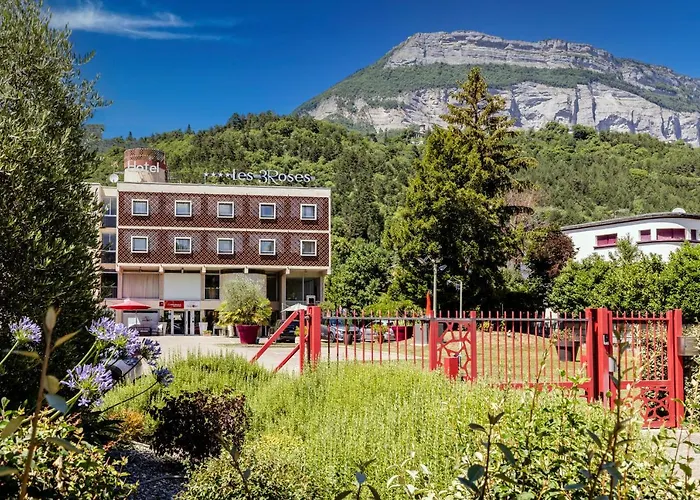 ホテル Les Trois Roses, Grenoble 4*