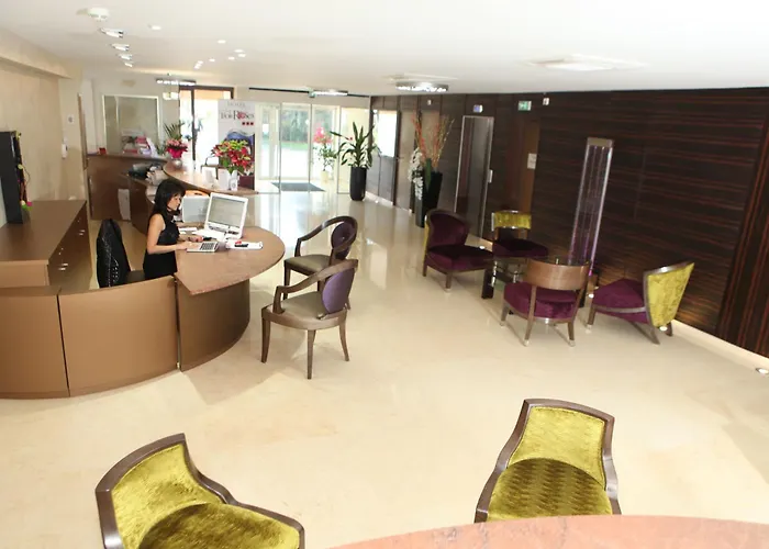 Les Trois Roses, Grenoble 4* メラン