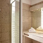 Szálloda Les Trois Roses, Grenoble 4*