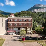 Les Trois Roses, Grenoble Szálloda Meylan