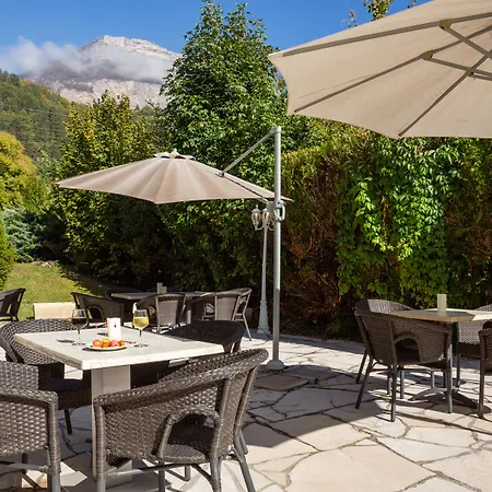Les Trois Roses, Grenoble Hotel