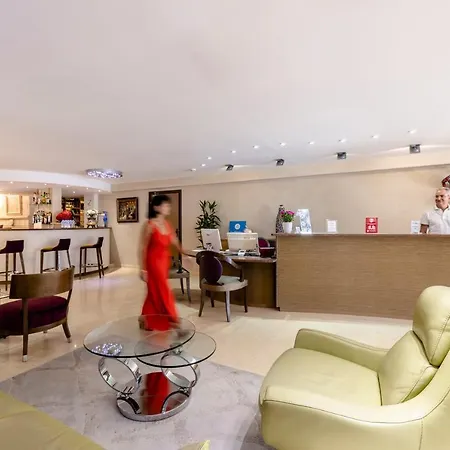 Les Trois Roses, Grenoble 4* Meylan