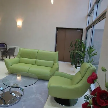 Les Trois Roses, Grenoble 4* Meylan